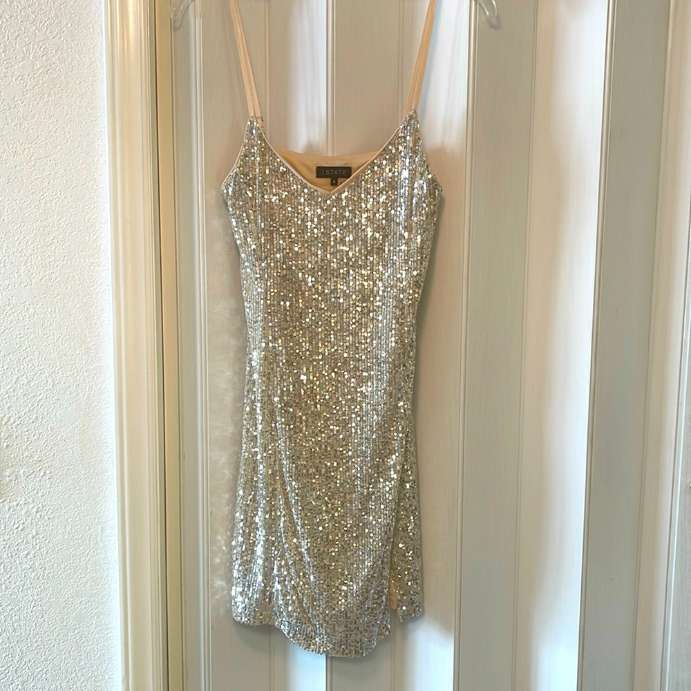 1. STATE Sleeveless V -Neck Sequin Mini Dress Size 8